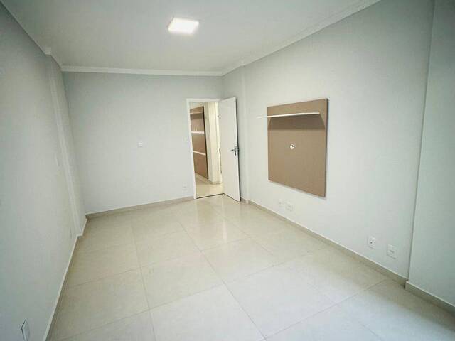 #02933P - Apartamento para Venda em Santos - SP